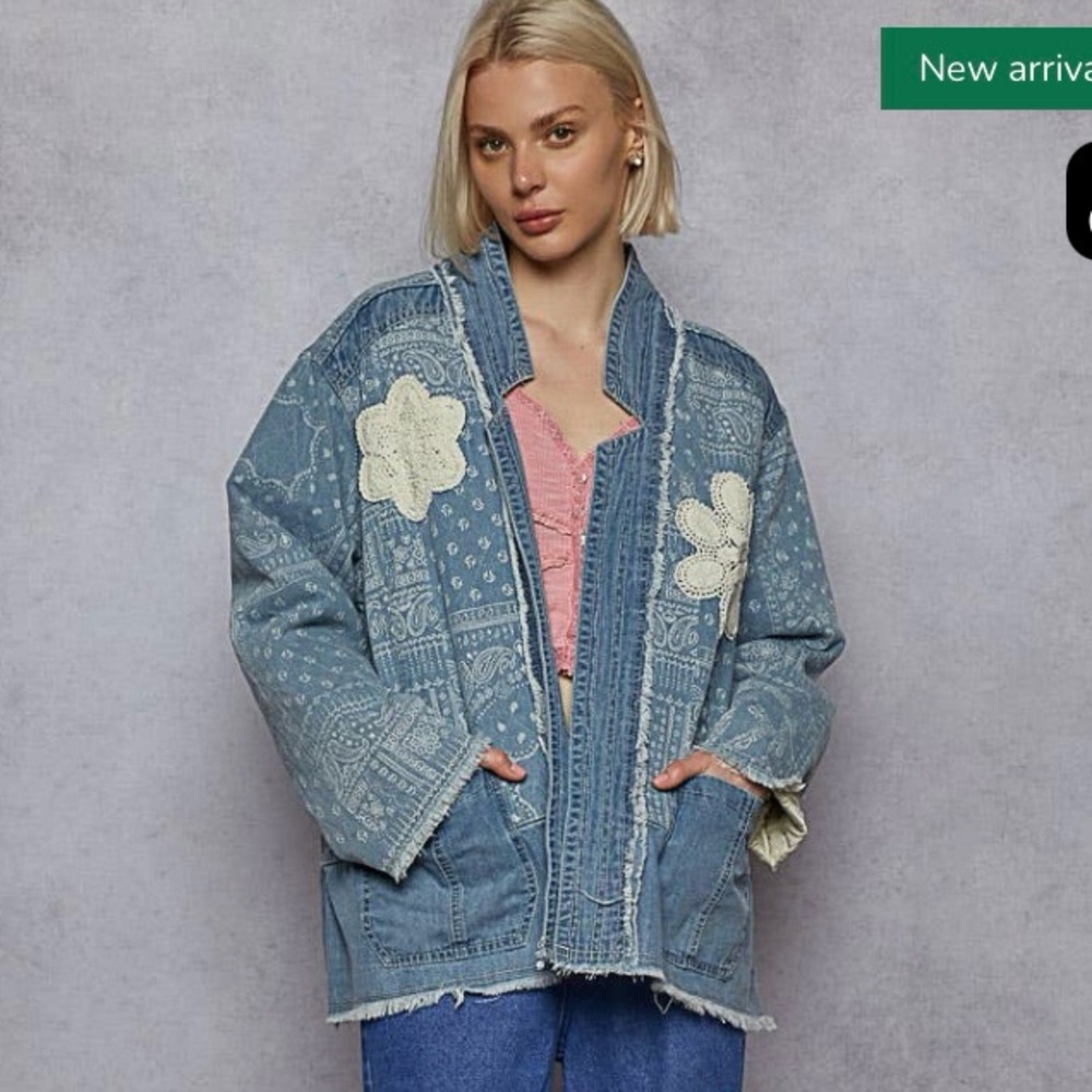 POL Oversized Quilted Jean Jacket, Sz S but fit larger, Crochet Flowers, Paisley - Picture 3 of 17